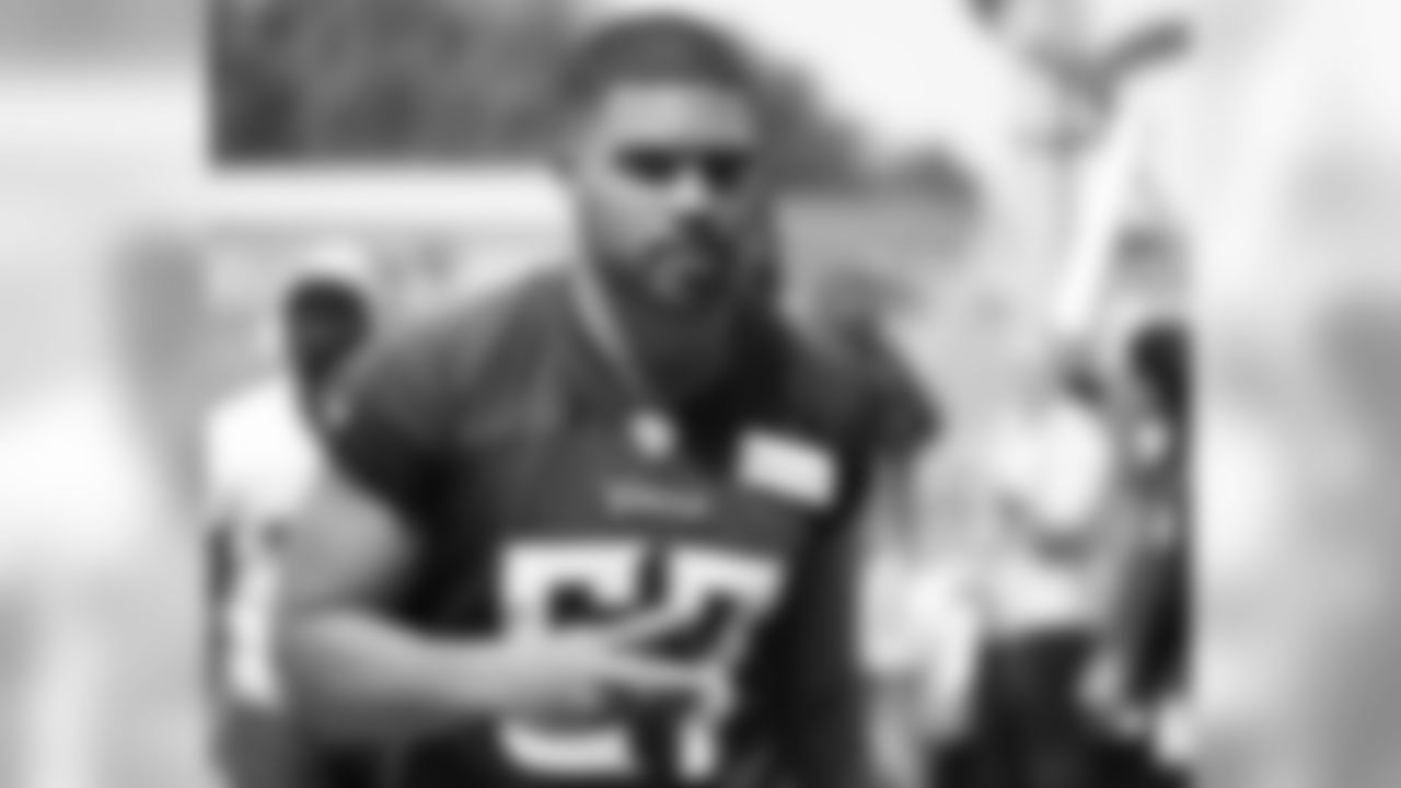 LB Devante Downs