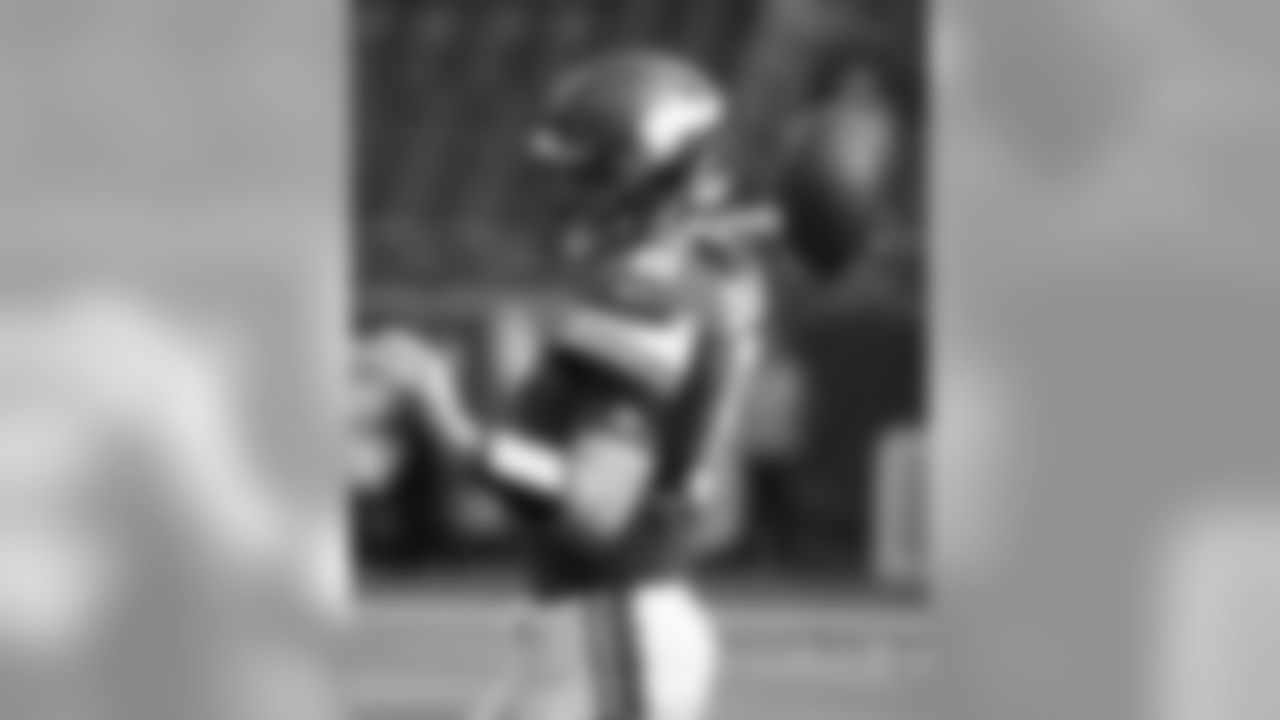 Minnesota Vikings quarterback Kirk Cousins warms up before an NFL football game against the Buffalo Bills, Sunday, Sept. 23, 2018, in Minneapolis. (AP Photo/Bruce Kluckhohn)