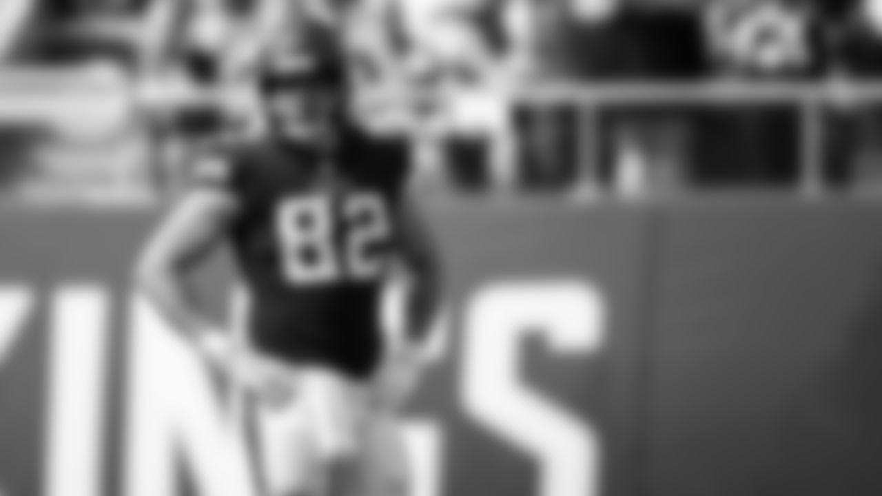 82 TE Ben Ellefson