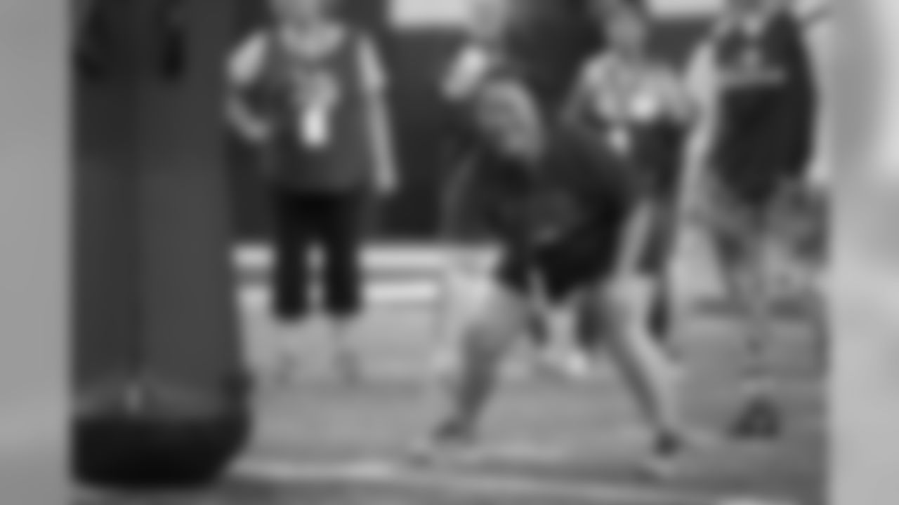 2019_0518_Event_WomensFootballCamp_0156