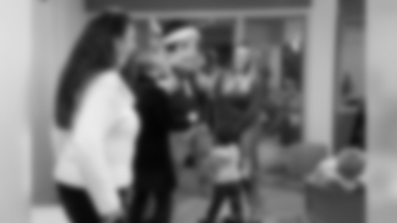 20191209_AnthonyBarrsHolidayParty_013