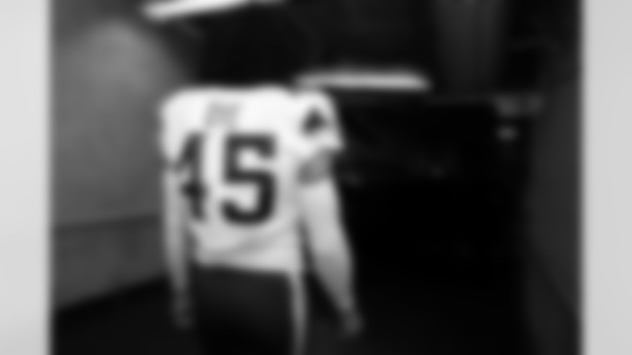 LB Troy Dye