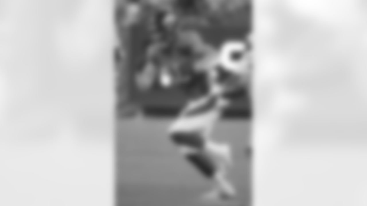 49 TE Shaun Beyer