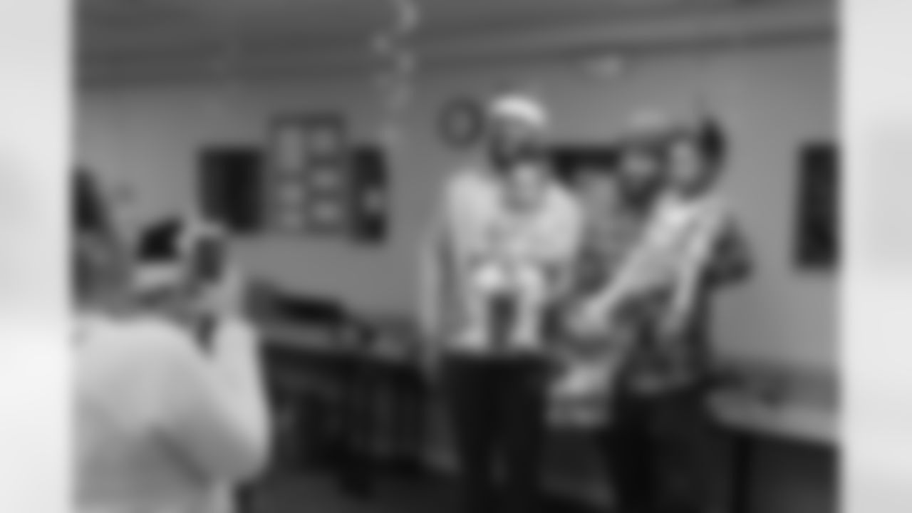 2019_1209_CR_BarrHolidayParty_0147