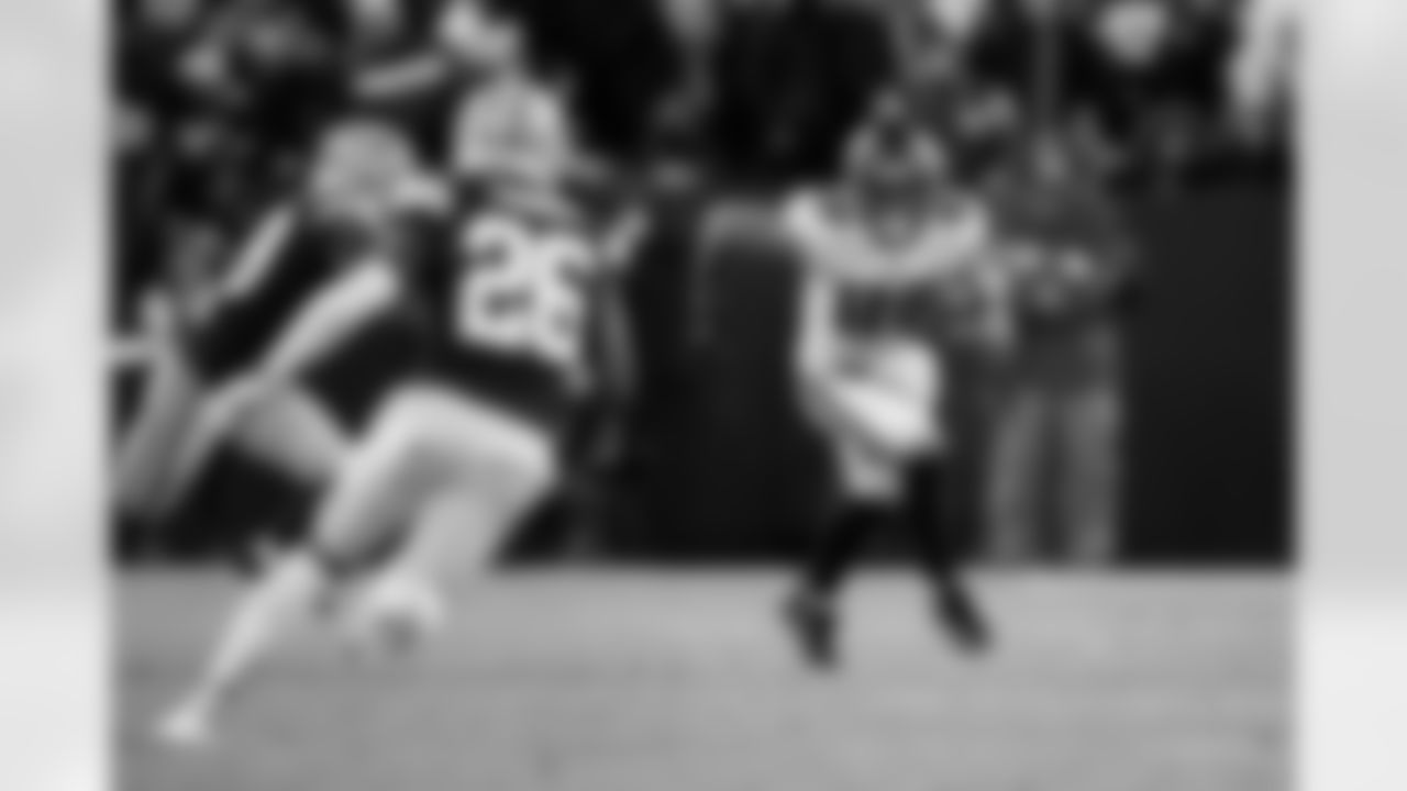 TE Tyler Conklin