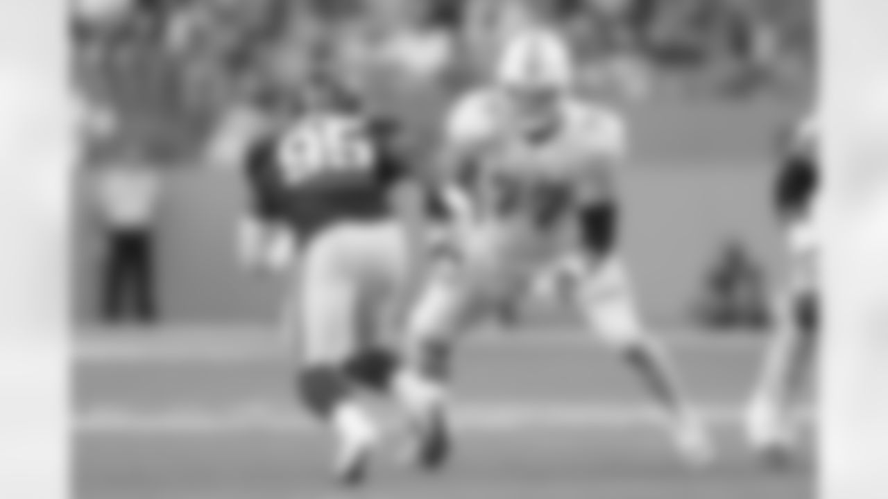 OL Jesse Davis