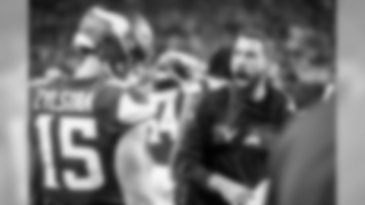2019_0115_Event_VikingsWomenTeamHuddle_0016