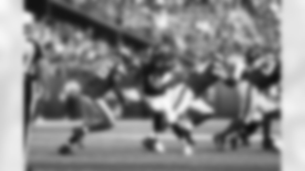 Broncos_08.14-2-11