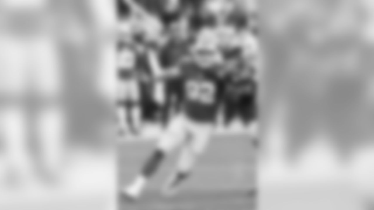 92 DE Anthony Zettel