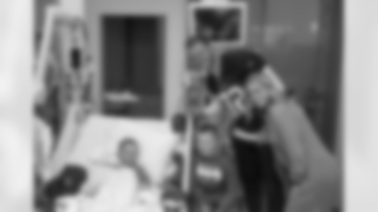 2017_1114_CR_Thanksgiving_ChildrensHospital_0029