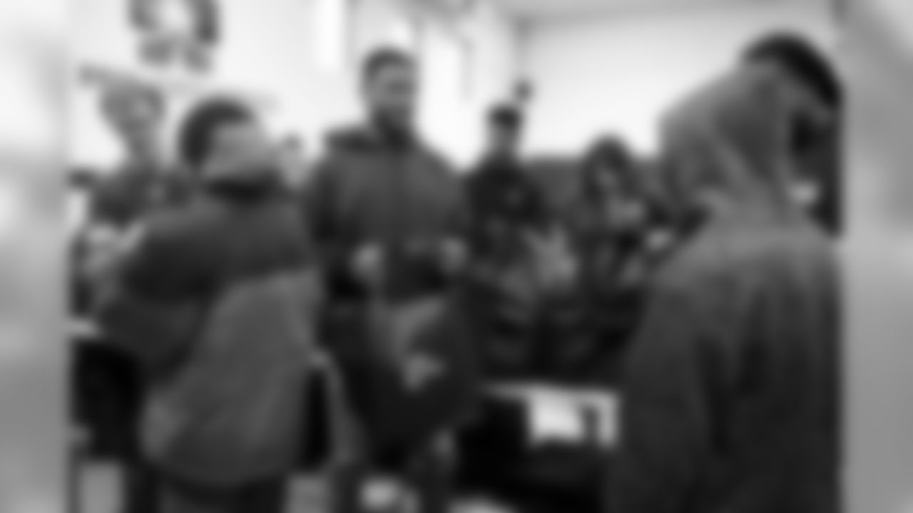 2018_1120_CR_DiggsTurkeyGiveaway_0025