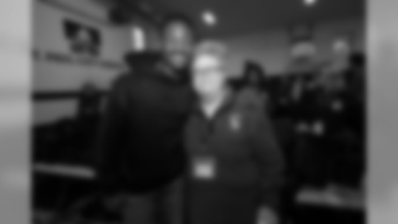 2018_1120_CR_DiggsTurkeyGiveaway_0054