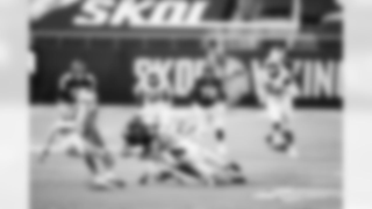 2020_1129_Panthers_Home_0521