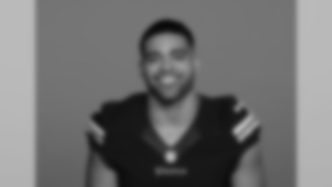 LB <forge-entity title="Devante Downs" slug="devante-downs" code="player">Devante Downs</forge-entity>