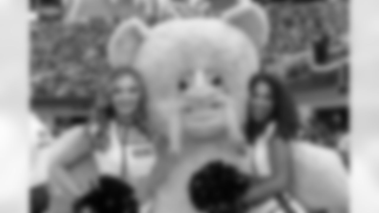 Cheerleaders69