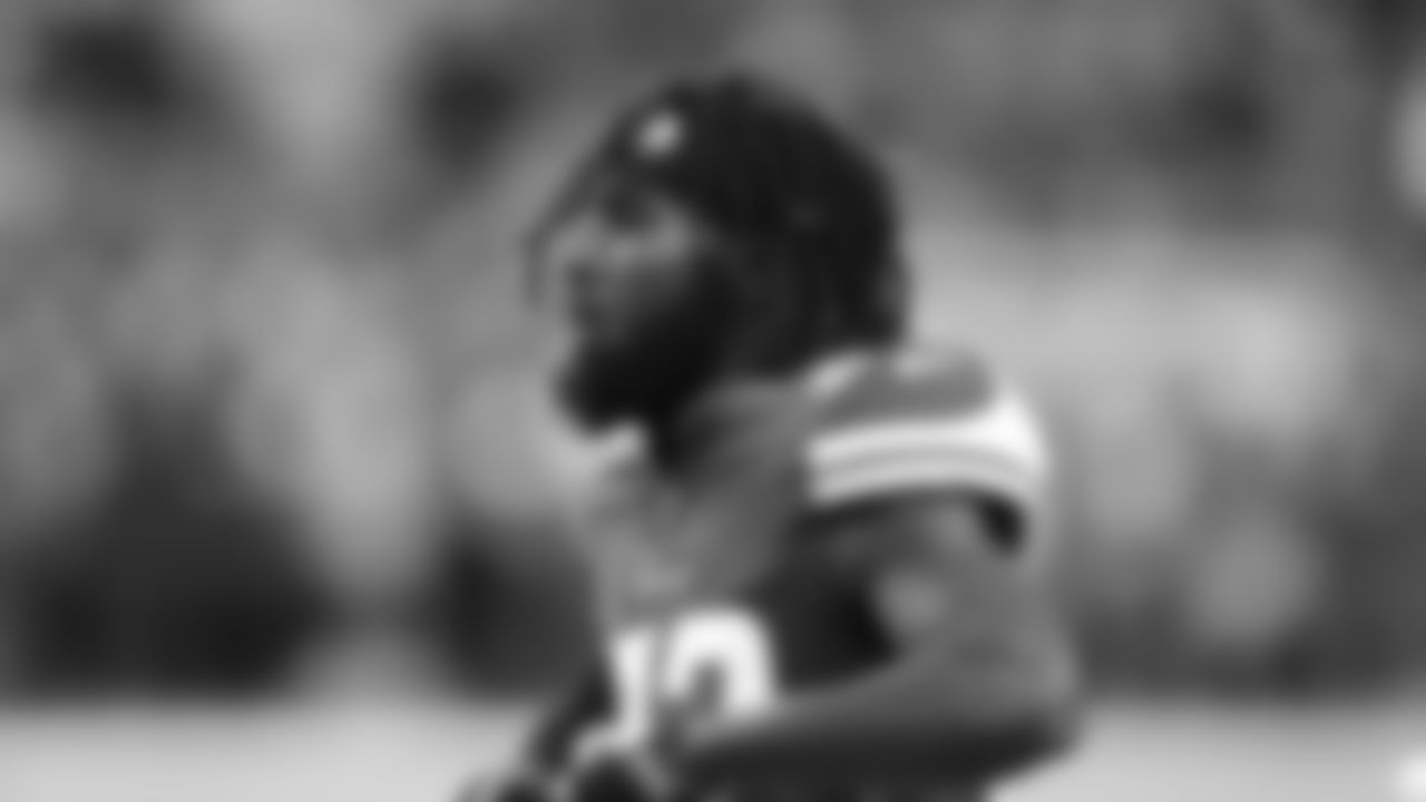 32 CB Mark Fields