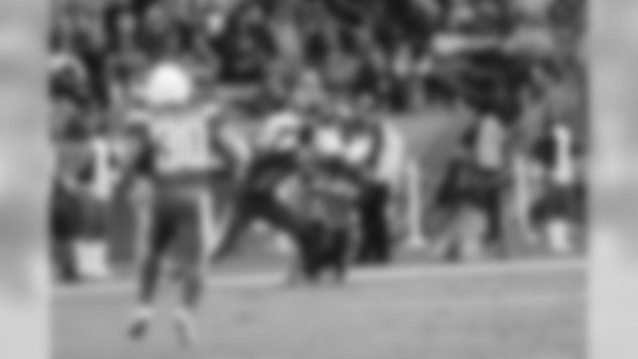 Chargers-379