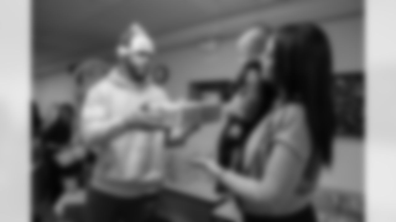 2019_1209_CR_BarrHolidayParty_0133