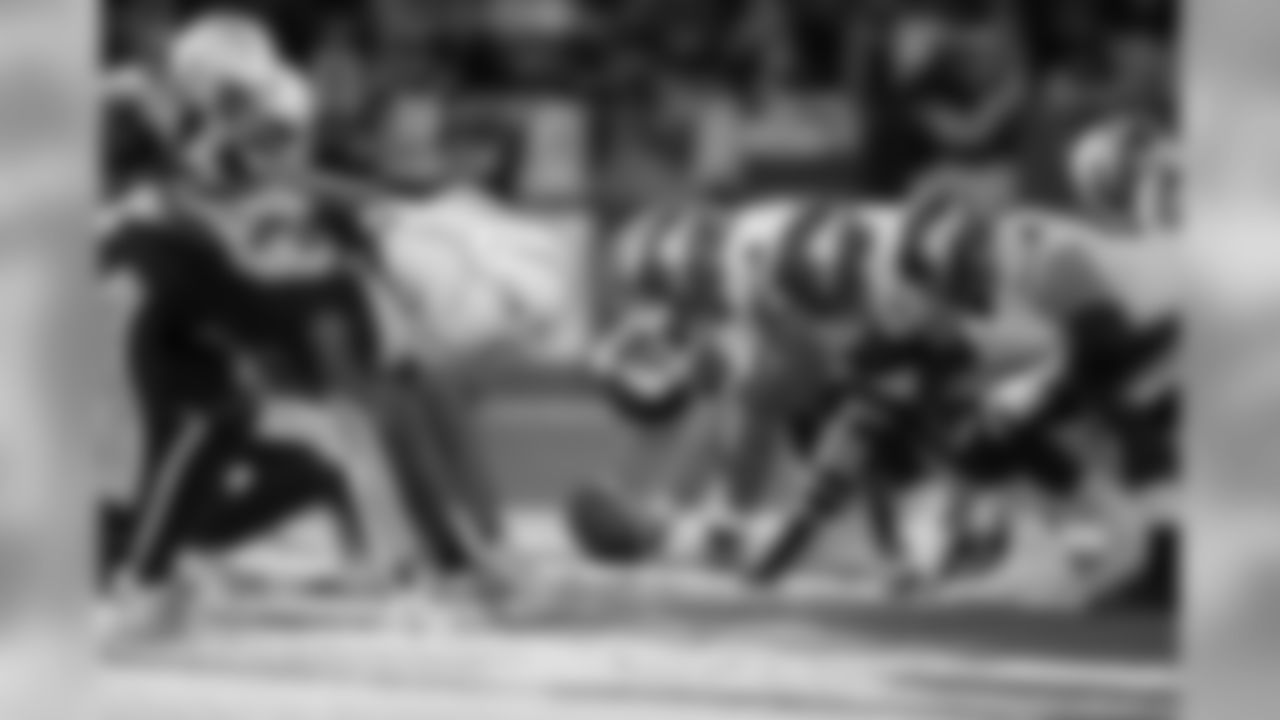 2019_1215_Chargers_Away_0575