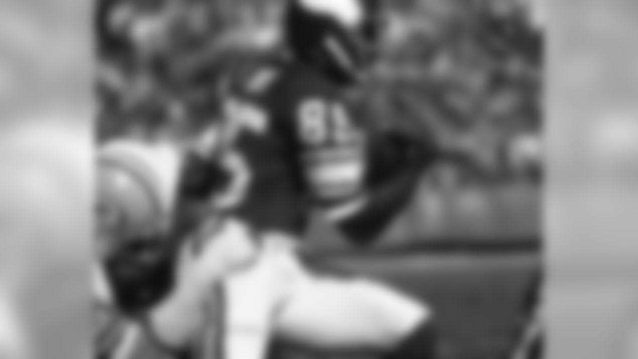 No. 9: White, Sammy (1976-86)
No. 393
6,400 yards
50 touchdowns