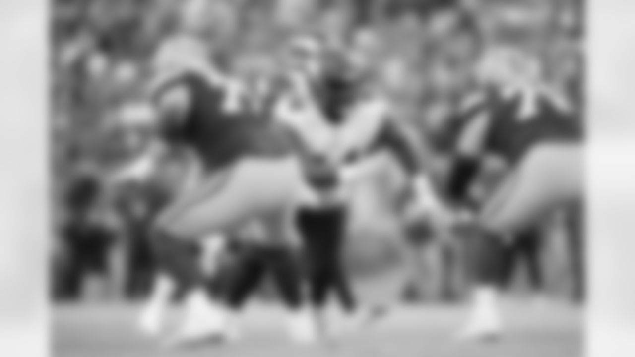 DL Dalvin Tomlinson