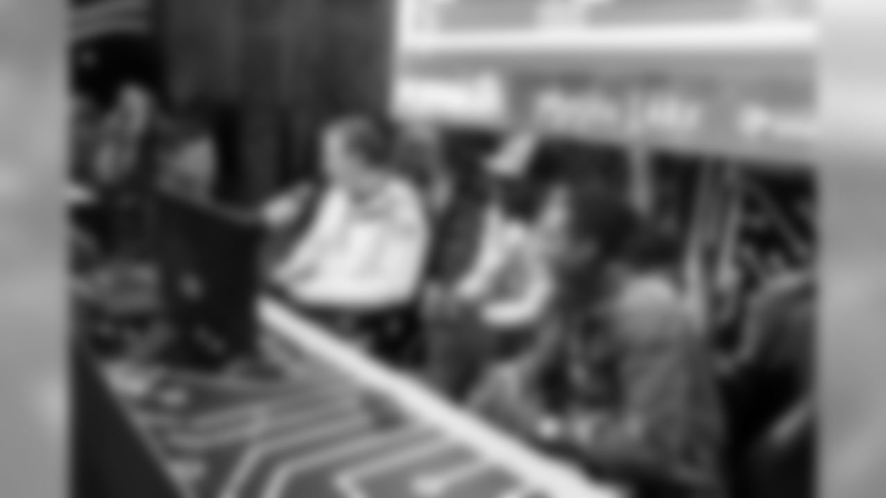 2019-02-15 Vikings pics - Player Up eSports Tournament-Mystic Lake Casino-Darin Kamnetz-191