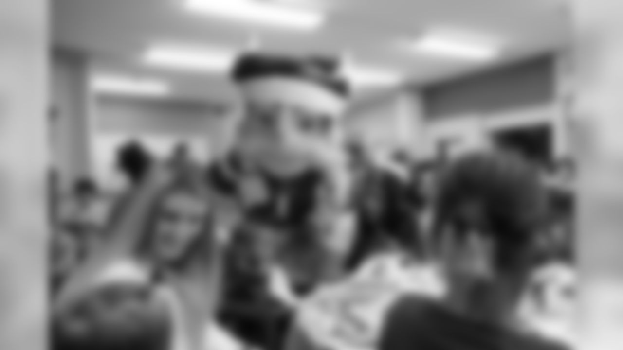 20191209_AnthonyBarrsHolidayParty_025