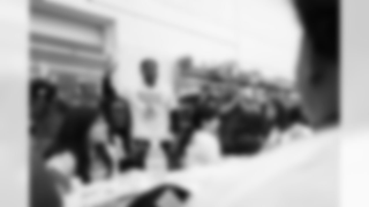 120522_ShopWithaJock_PP_002