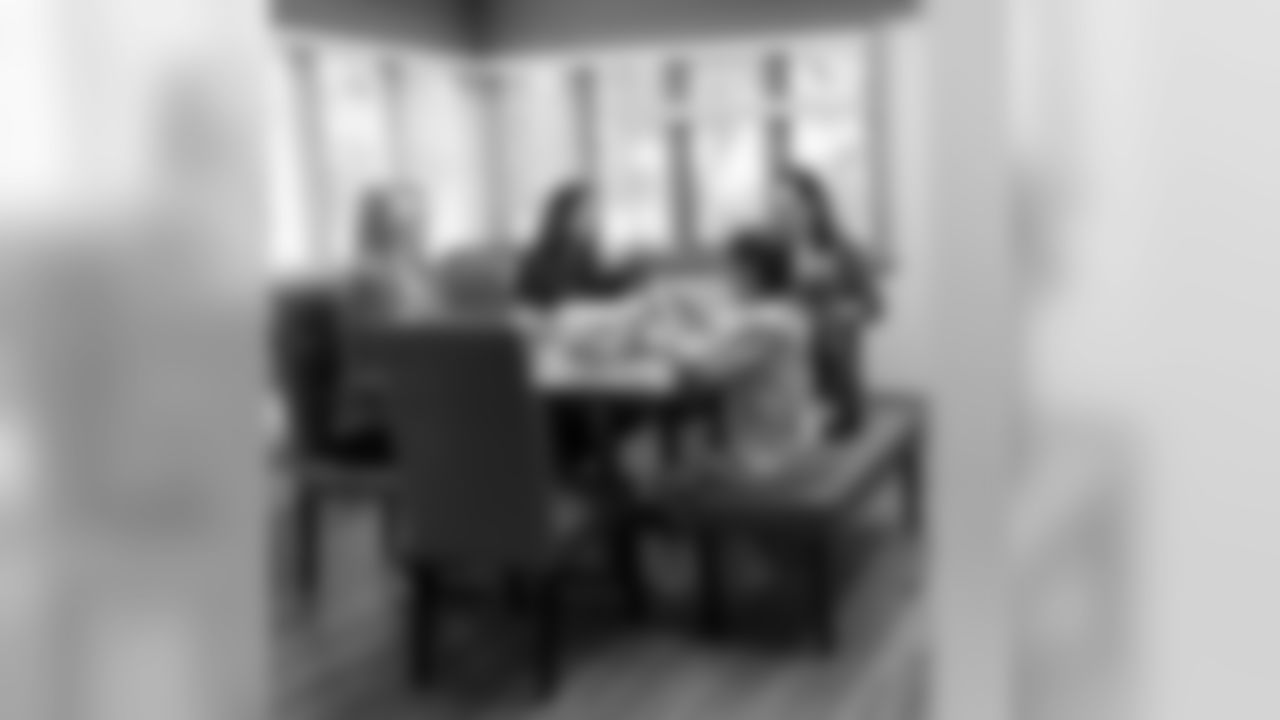 2019_0903_CR_CrescentCoveVisit_0045