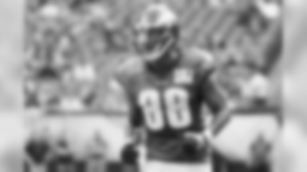 WR Cayleb Jones
