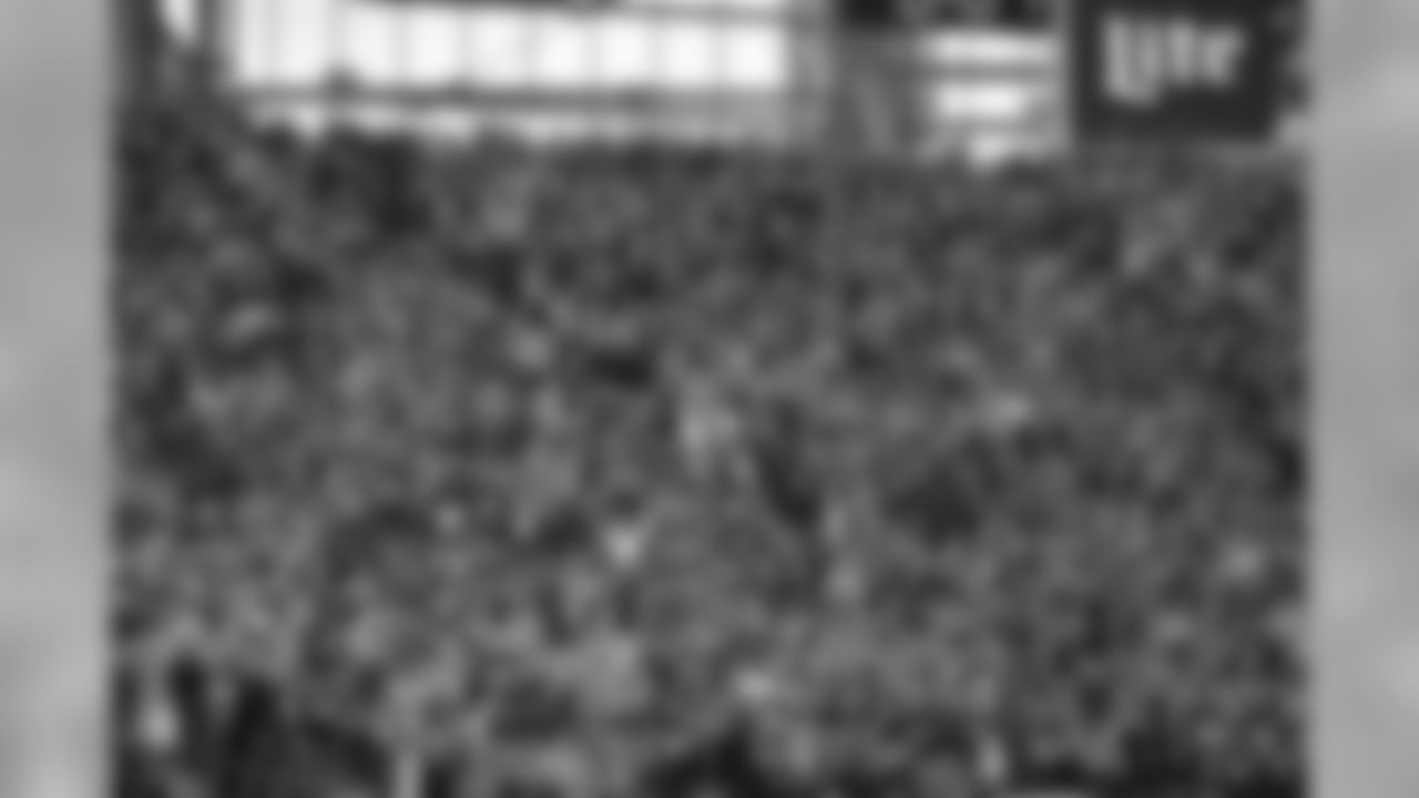 2019_1013_Eagles_Home_0550