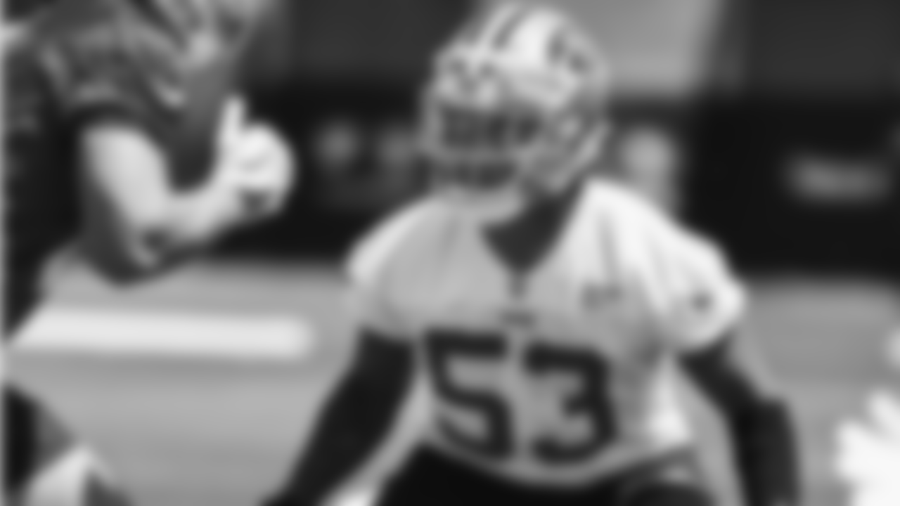 LB Dee Winters