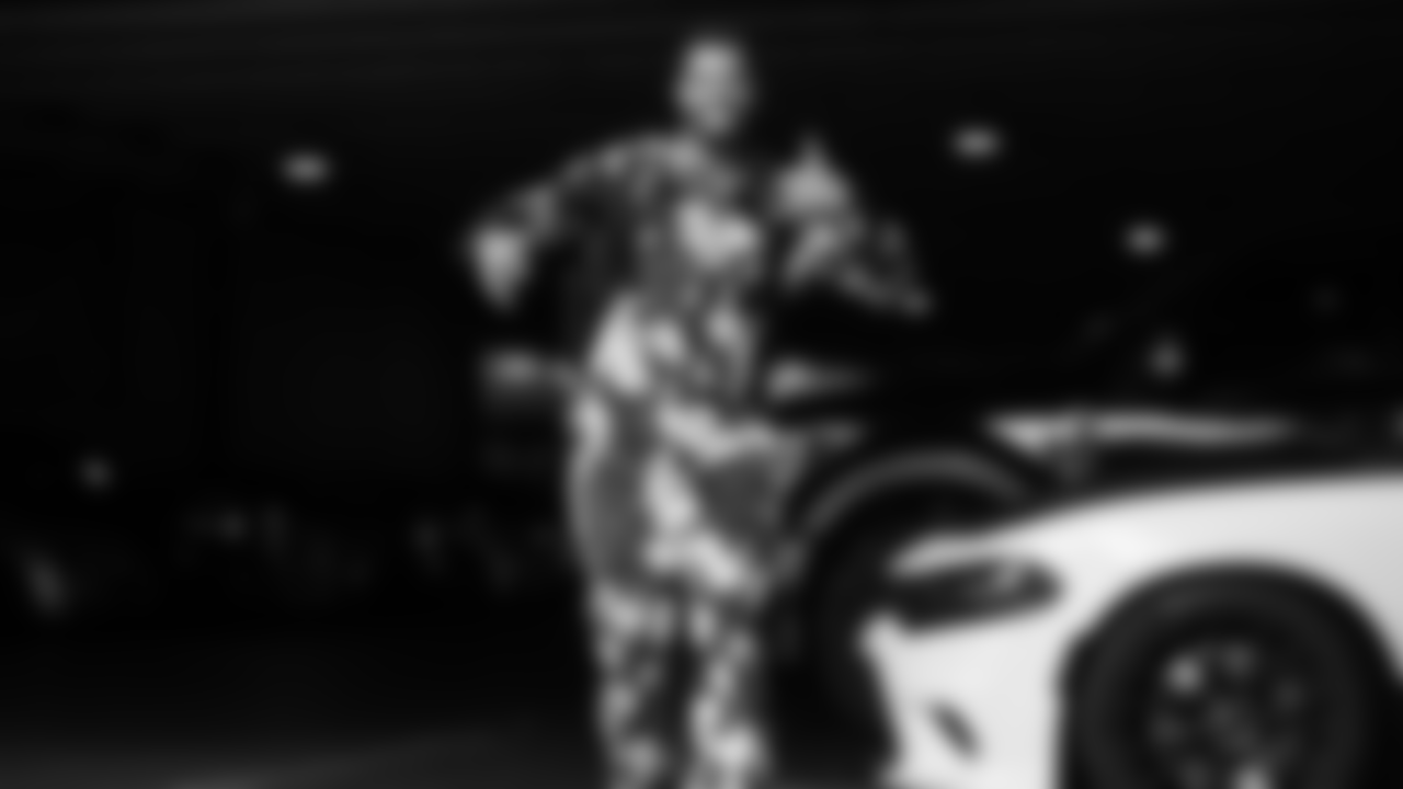 CJ Uzomah_Bengals_Arrival Outfit