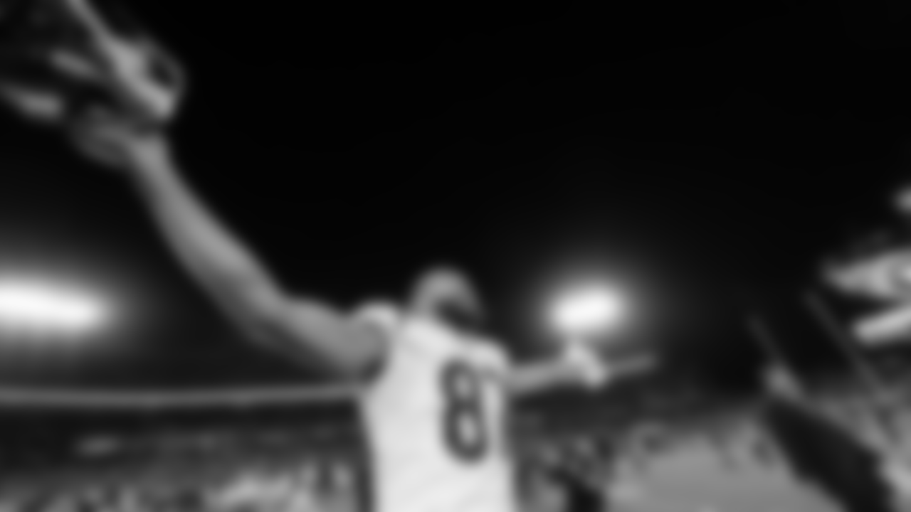 CJ Uzomah_Bengals_Celebration