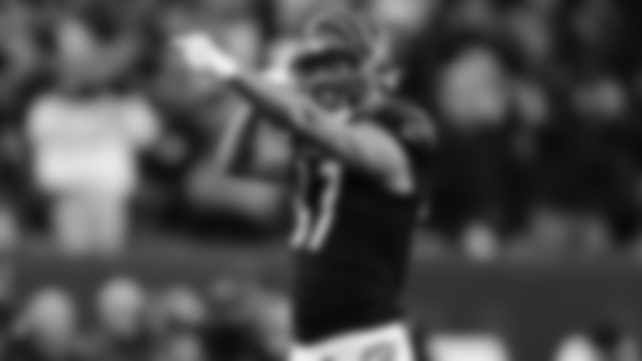 CJ Uzomah_Bengals_Celebration_First Down