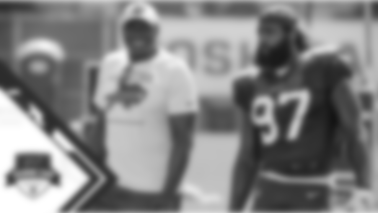 Bruce Smith attends Bills practice, gives thoughts on Greg Rousseau,  defensive line: 'Great things unfolding' 