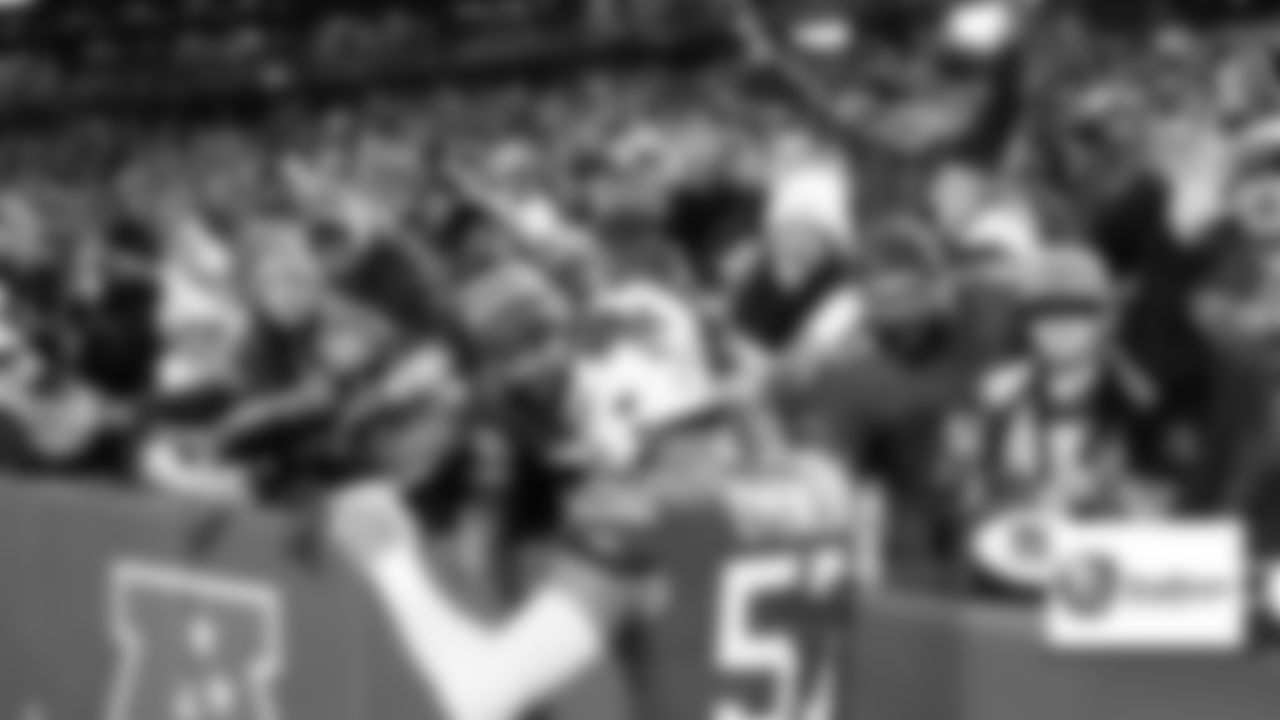 101523-fans-bills-giants000.jpg