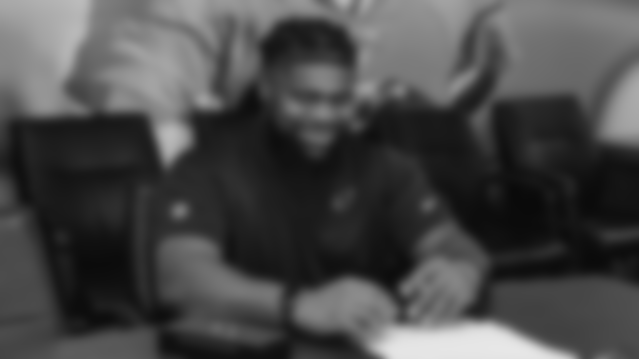 Sixth-round OL Lecitus Smith