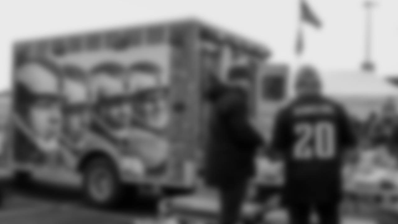 Fans tailgate outside Lincoln Financial Field