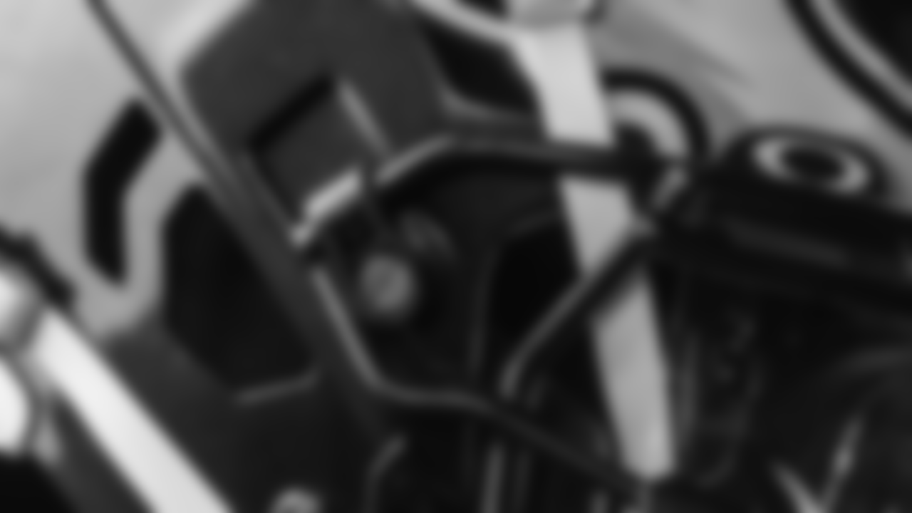 Your exclusive first look at the all-new alternate black helmet for the 2022 season.