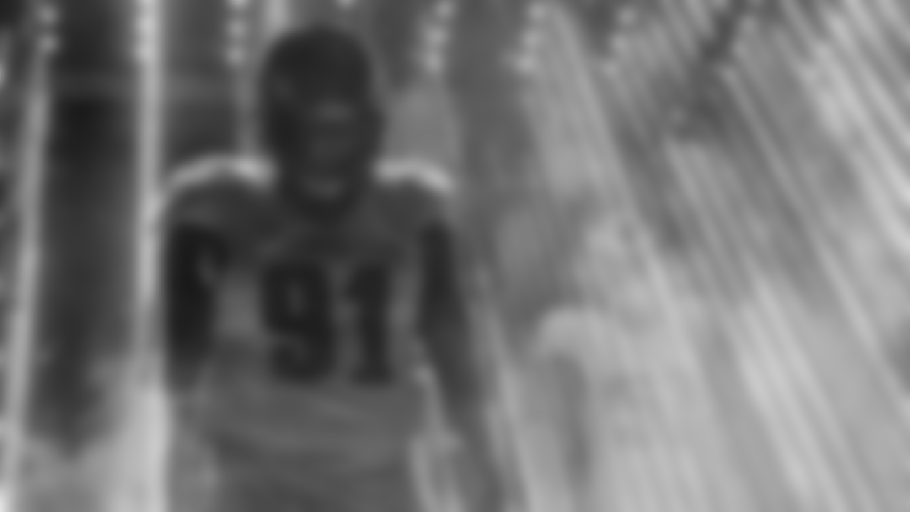 Defensive tackle Fletcher Cox