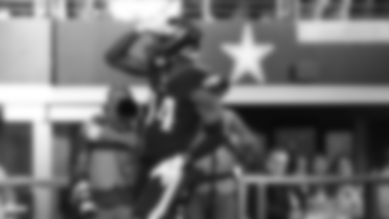 DE Josh Sweat
