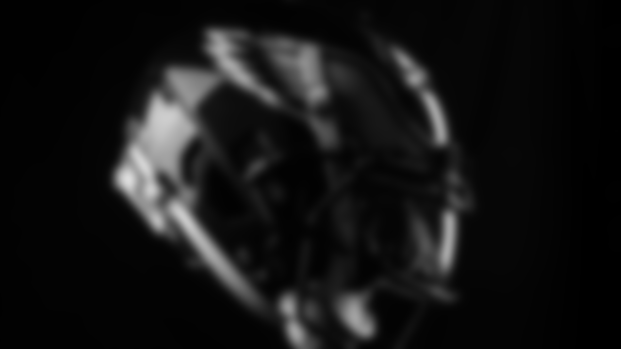 Your exclusive first look at the all-new alternate black helmet for the 2022 season.