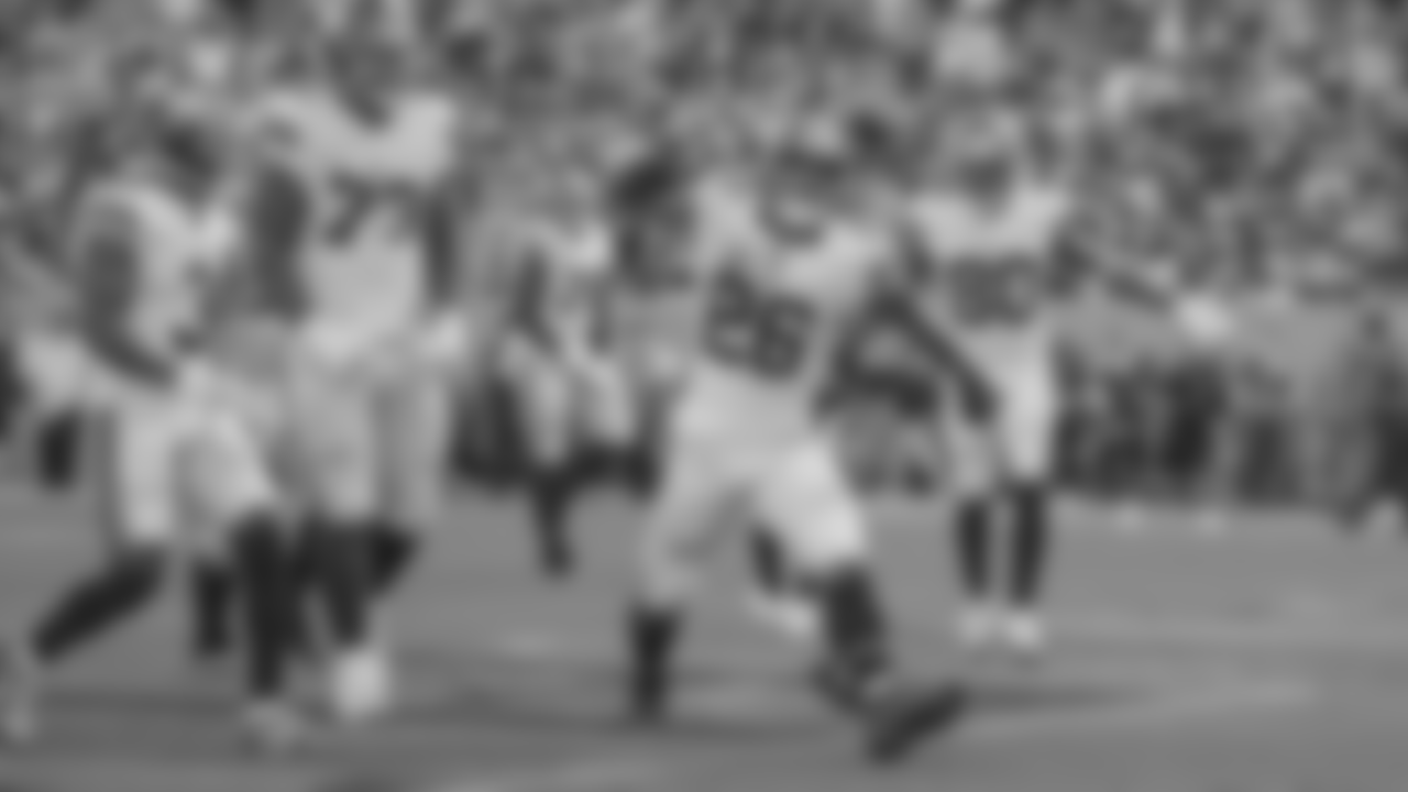 RB Saquon Barkley rushed the ball 18 times for 164 yards (9.1 avg.) and a touchdown and added six receptions for 30 yards.