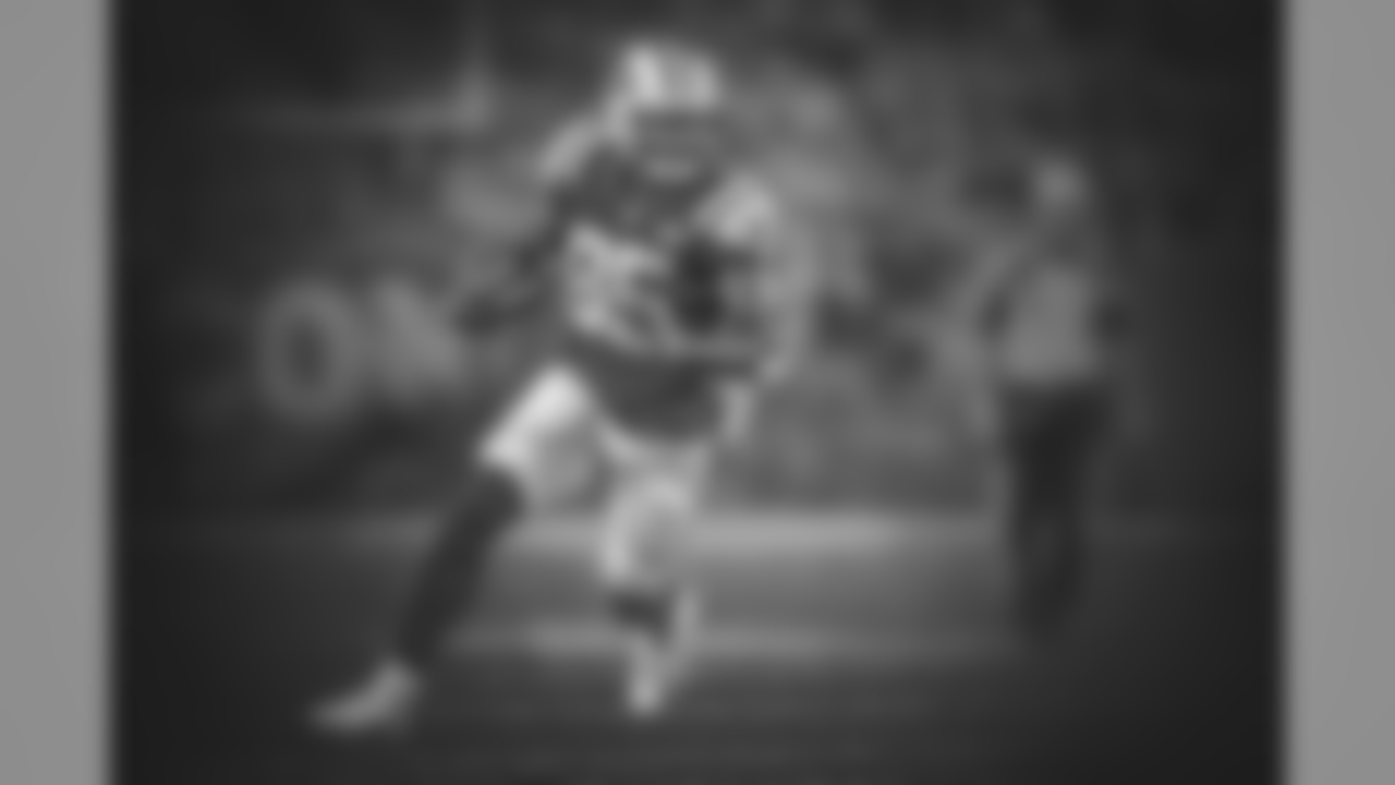 85 Neal Sterling (TE)