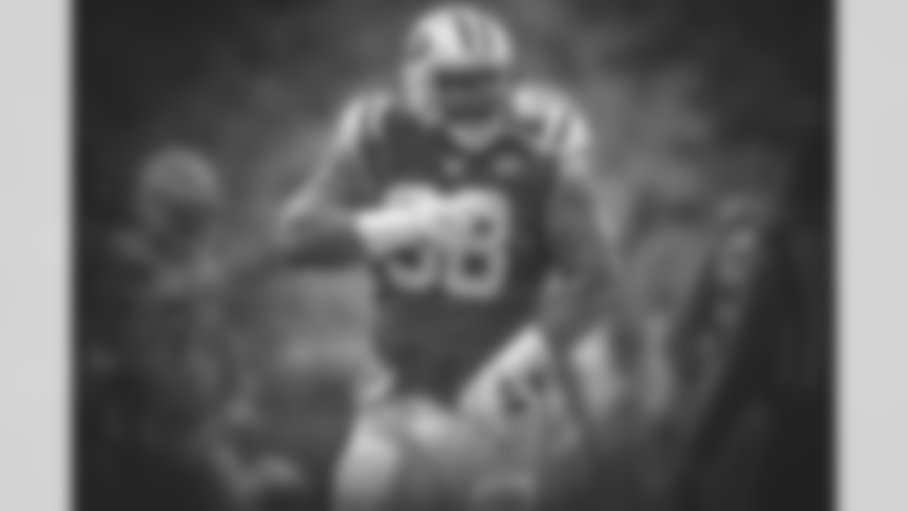98 Mike Pennel (DL)