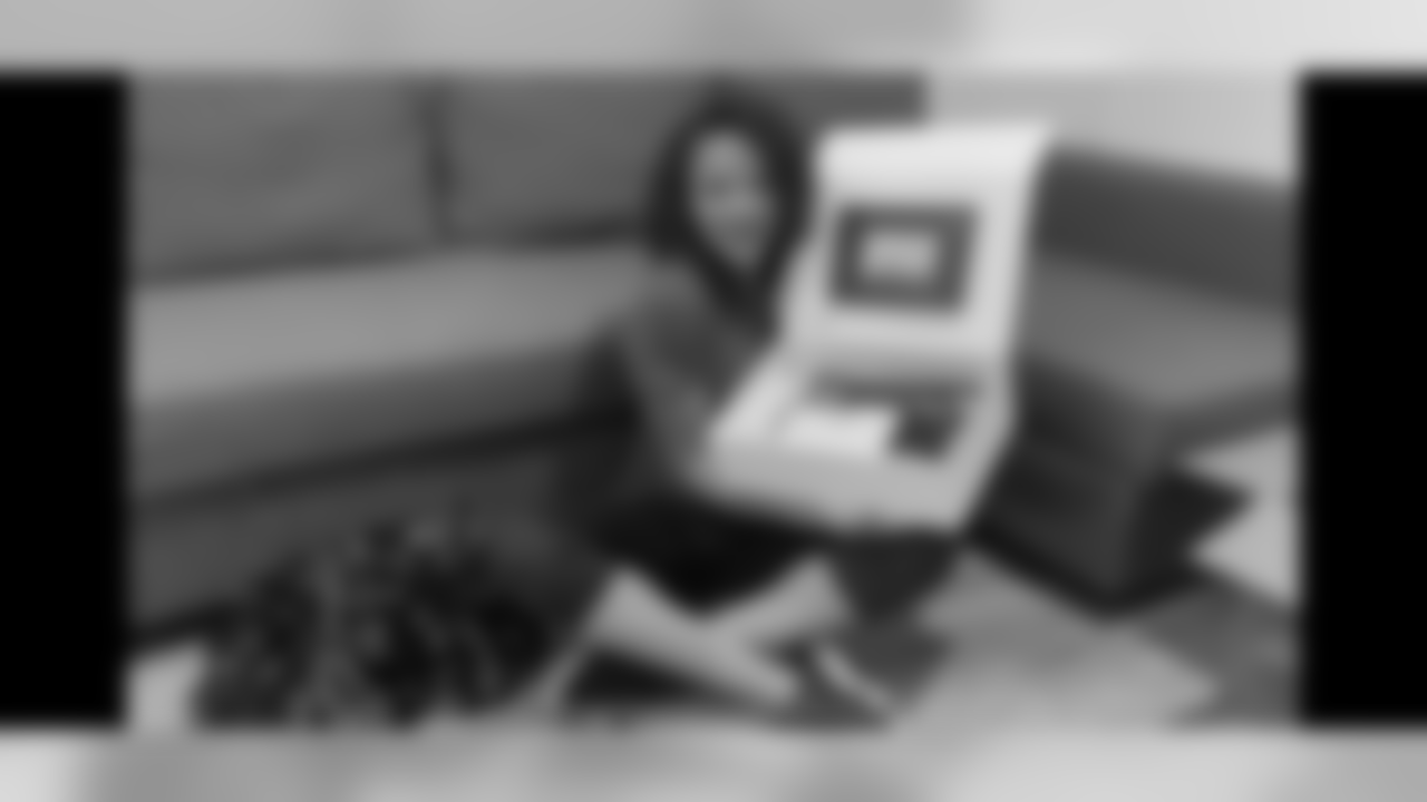 Raeauna Bowen - D90F5C70-C416-48A1-B6B0-F4E3CA4945BF