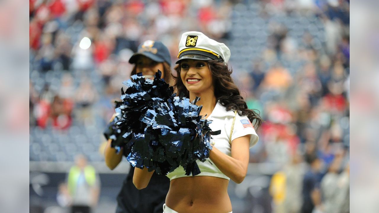 SLIDESHOW: Texans Cheerleaders in the holiday spirit