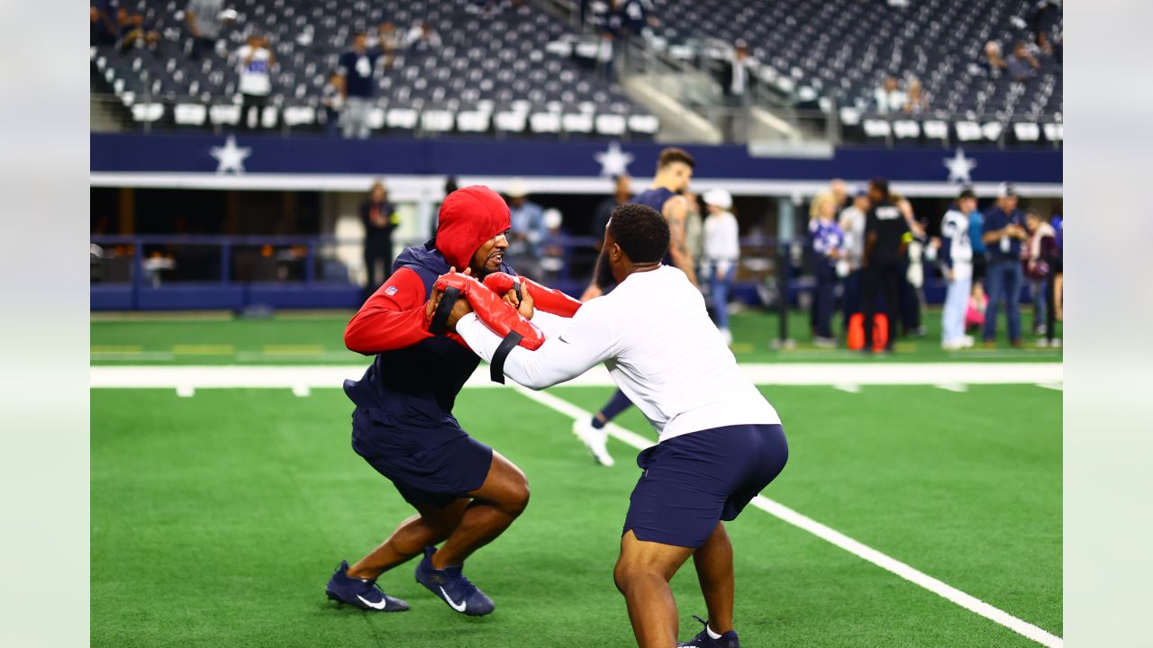 Photos: Warmups & Pregame from Week 14