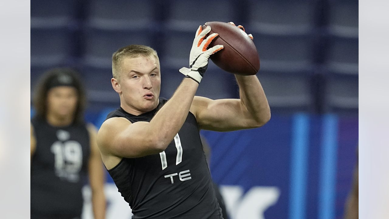 Texans draft: Houston picks Teagan Quitoriano in Round 5